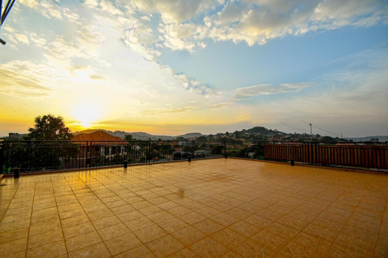 Peace Of Mind Suites Entebbe Exterior photo