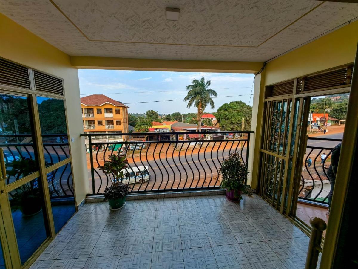 Peace Of Mind Suites Entebbe Exterior photo