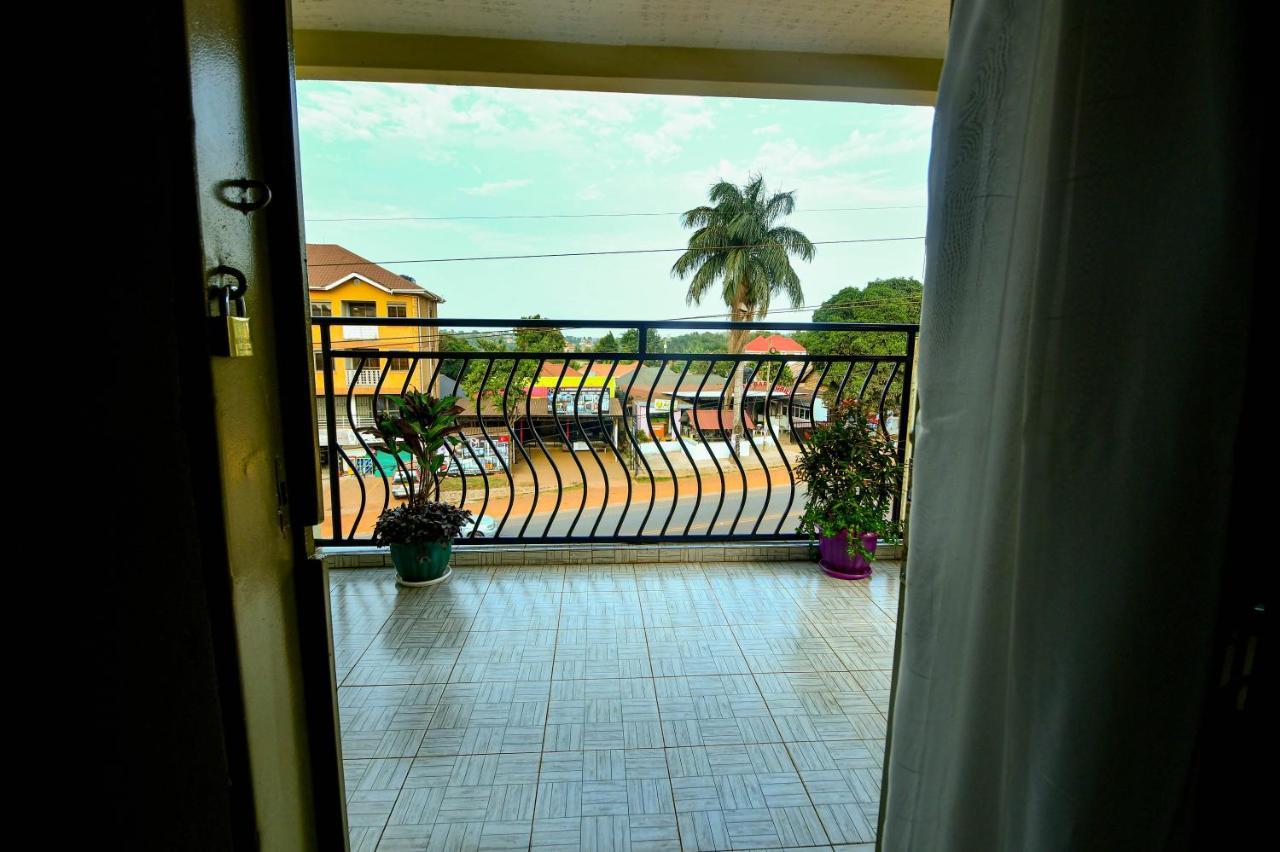 Peace Of Mind Suites Entebbe Exterior photo