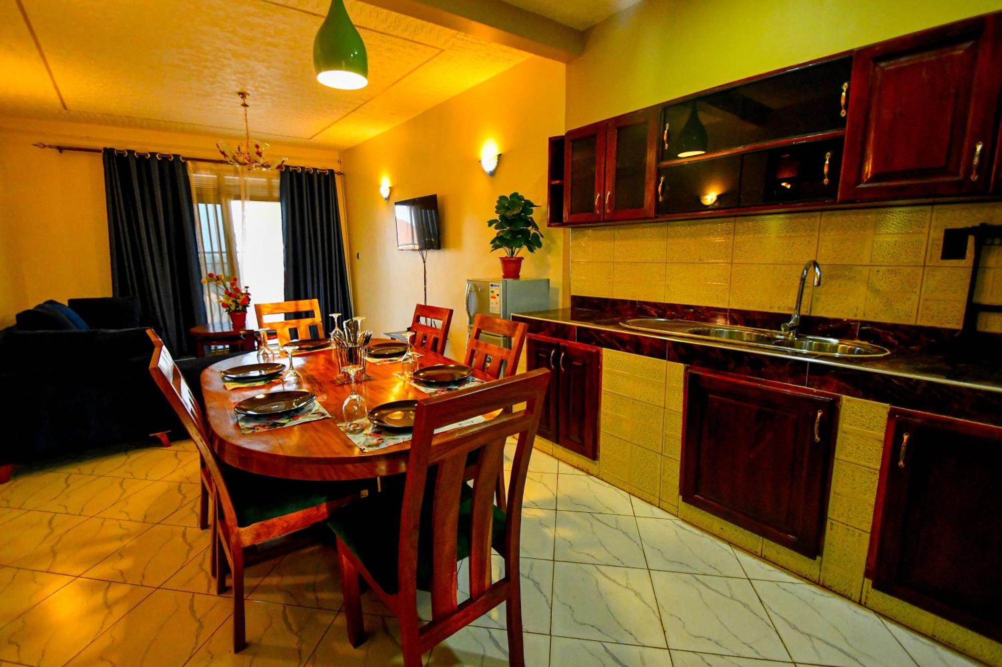 Peace Of Mind Suites Entebbe Exterior photo